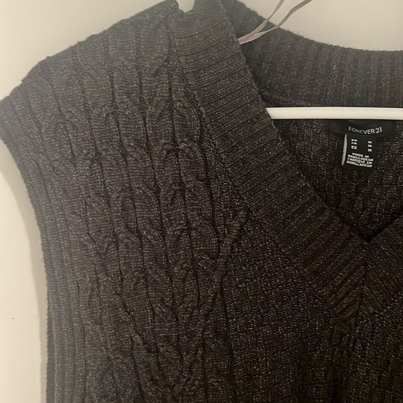 Cable Knit Sweater Vest - Picture 2 of 3